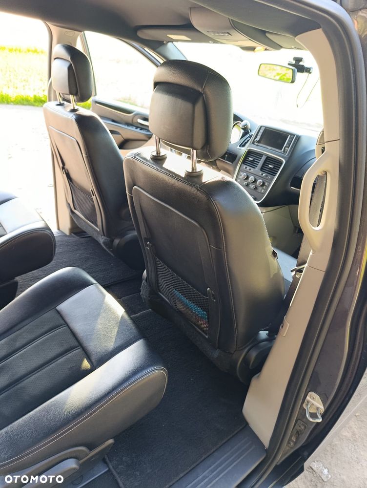 Dodge Grand Caravan - 22