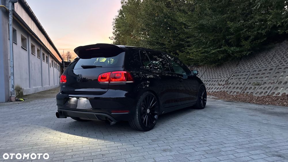 Volkswagen Golf ver-2-0-gti - 4