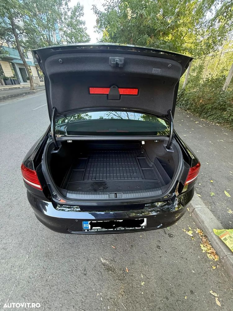Volkswagen Passat 2.0 TDI DSG Comfortline - 12