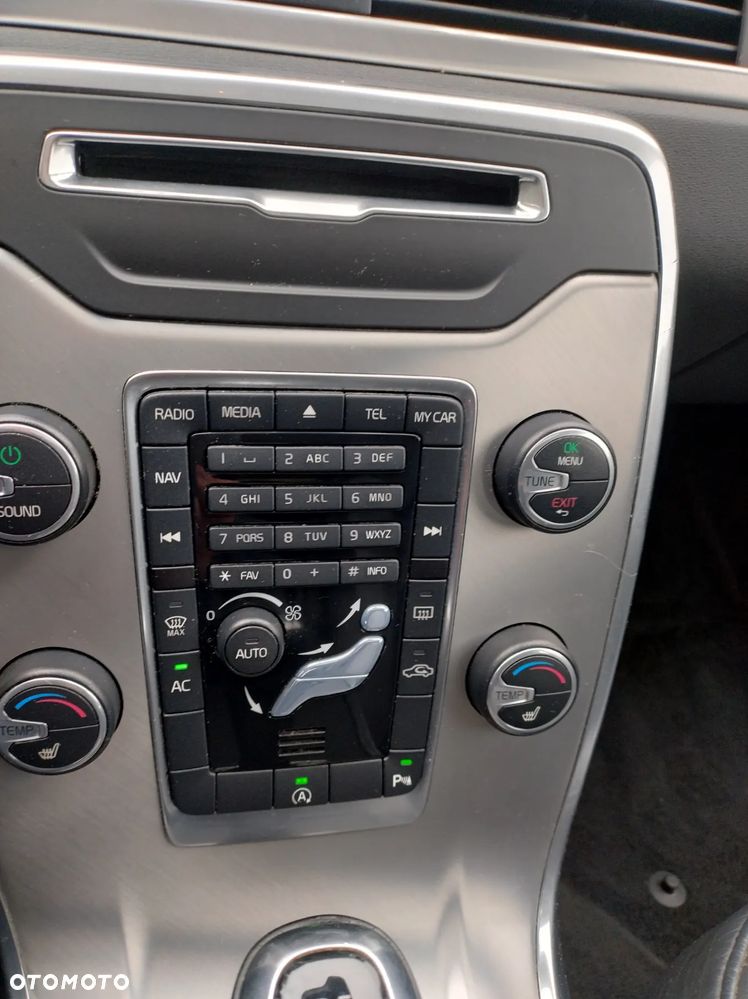 Volvo V70 D4 Momentum - 22