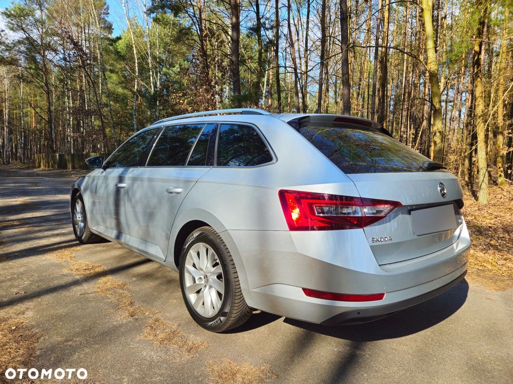 Skoda Superb 2.0 TDI SCR 4x4 Style DSG - 4