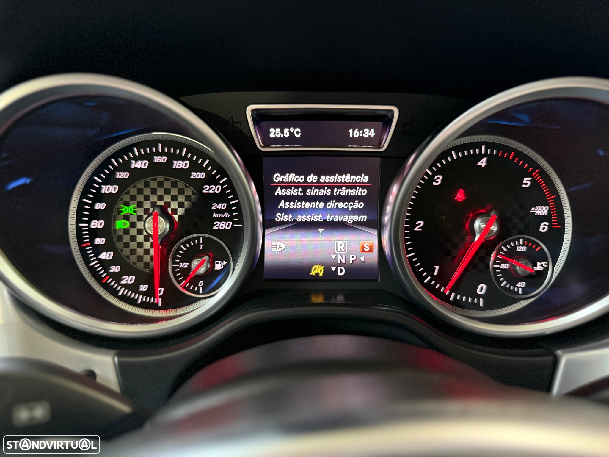 Mercedes-Benz GLE 350 d 4Matic 9G-TRONIC AMG Line - 40
