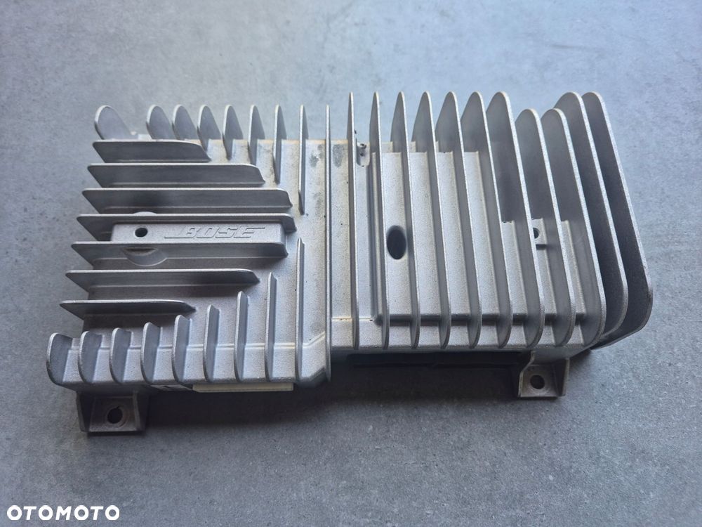 wzmacniacz infiniti q30 28061 5da1a - 1