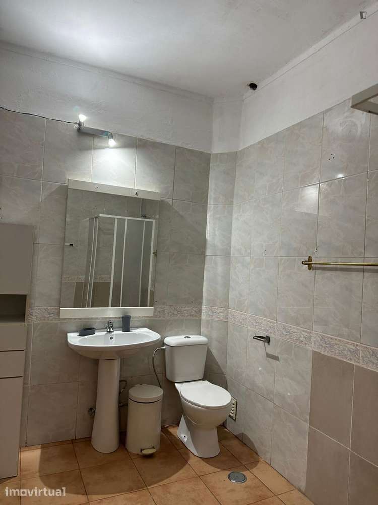 Quarto - localizado em Lisbon - Grande imagem: 2/20