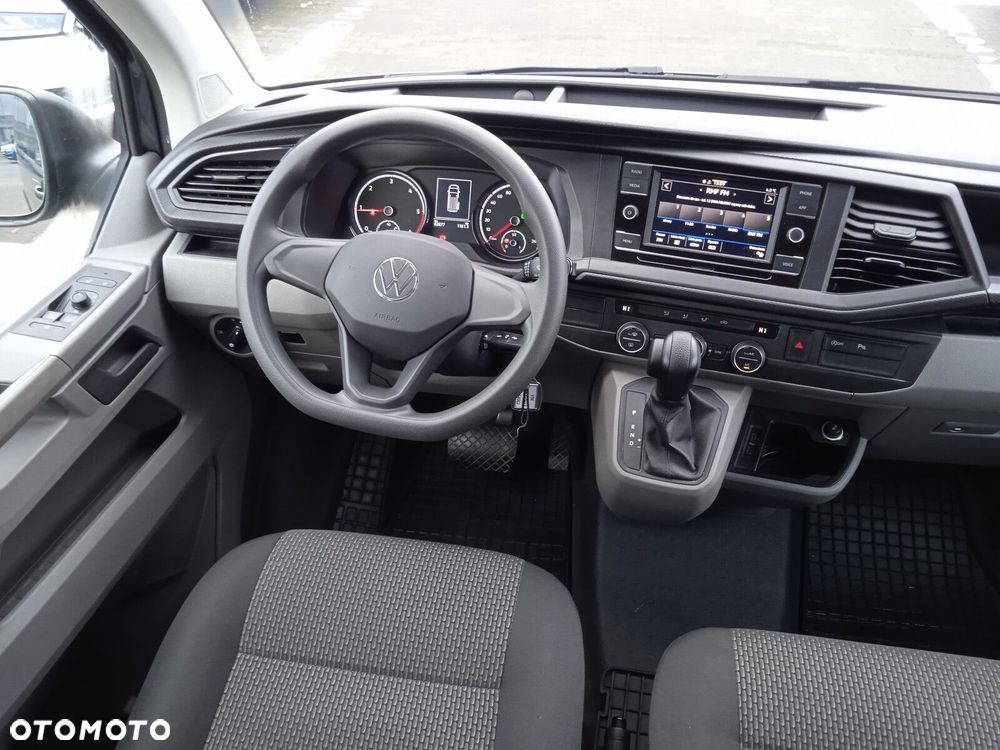 Volkswagen Caravelle - 10