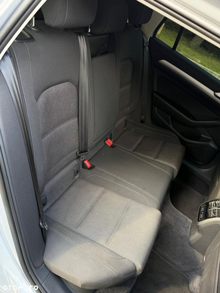 Volkswagen Passat - 26