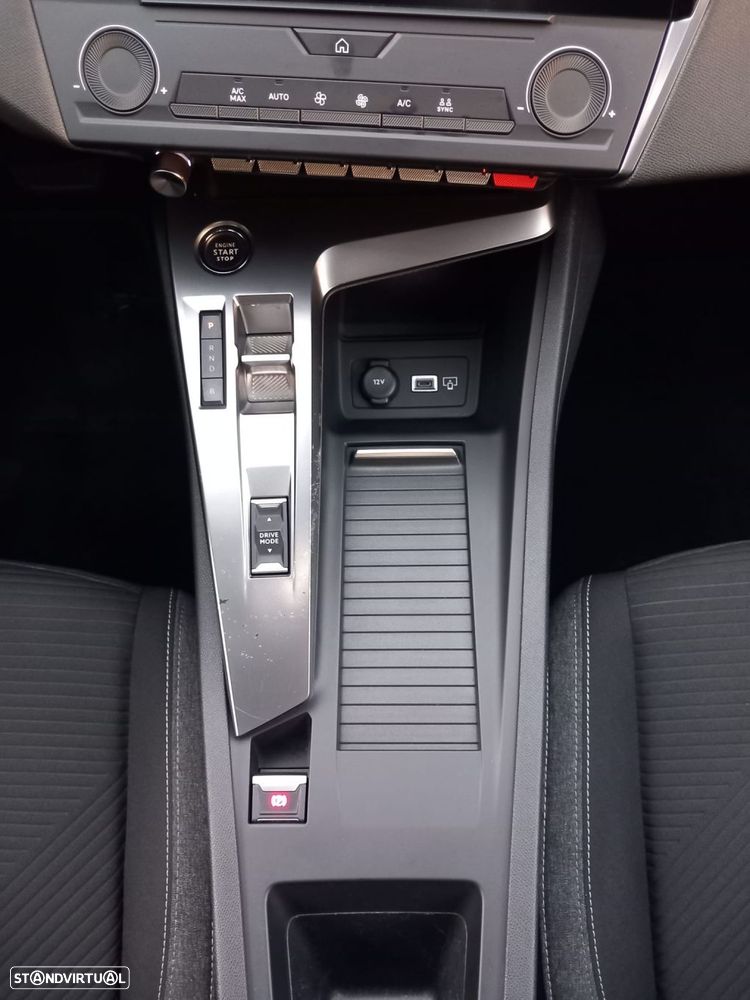 Peugeot 308 1.6 Hybrid Allure e-EAT8 - 19