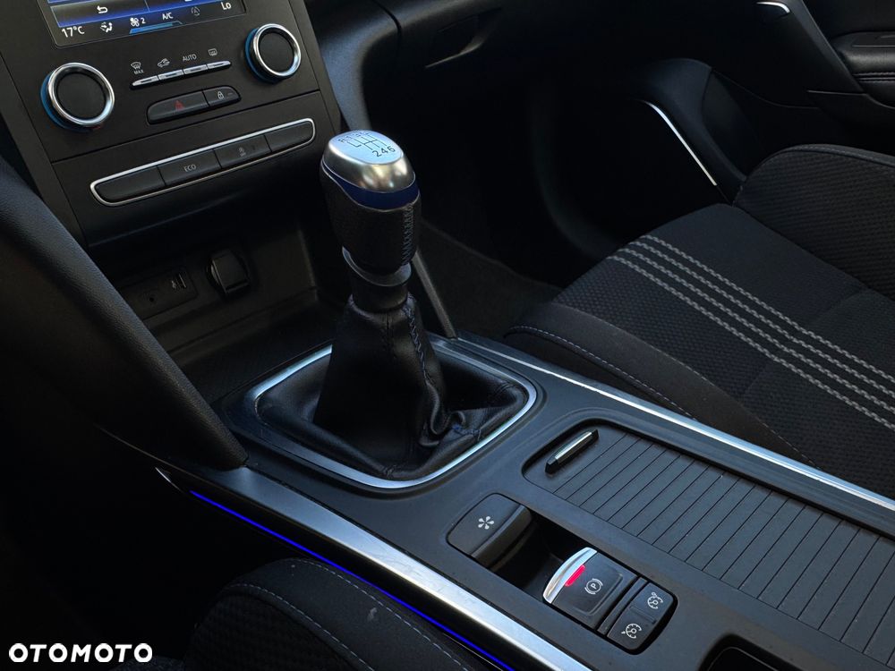 Renault Megane TCe 140 GPF GT LINE - 20