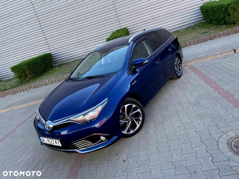 Toyota Auris 1.8 HSD Luna - 1