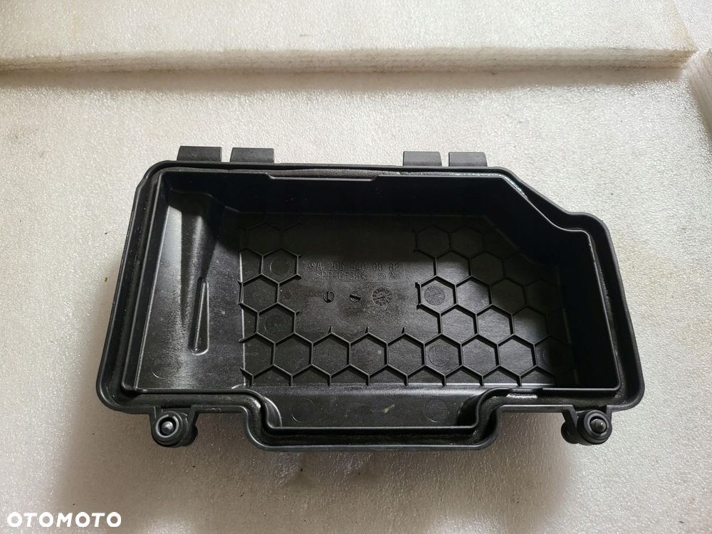 Pokrywa Skrzynki Bezpieczników MERCEDES W205 C63 AMG A2055400082 - 2