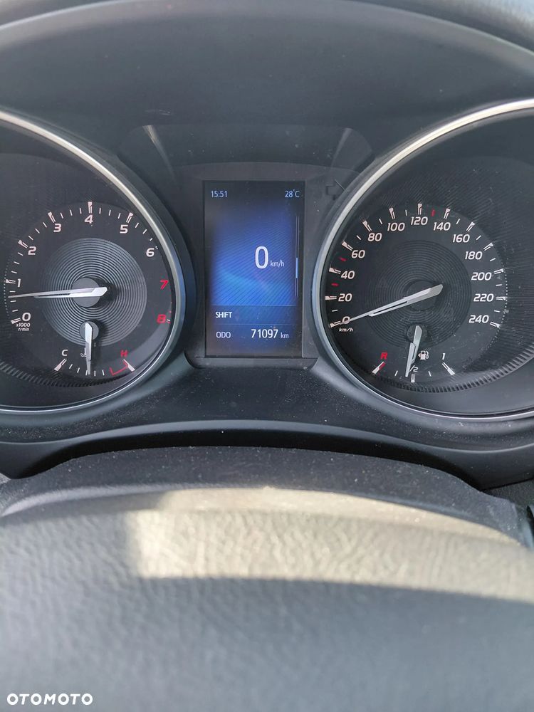 Toyota Avensis 1.8 Premium EU5 - 13