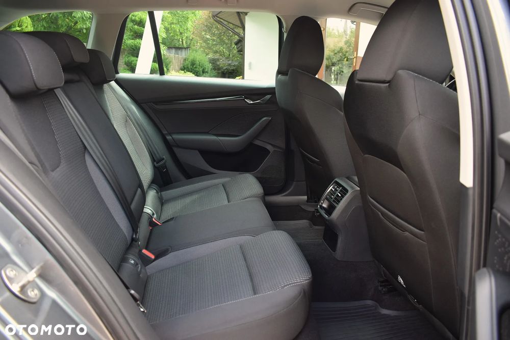Skoda Octavia 2.0 TDI Style - 8