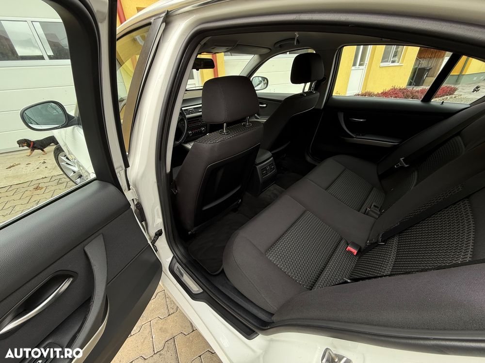 BMW Seria 3 316d - 12