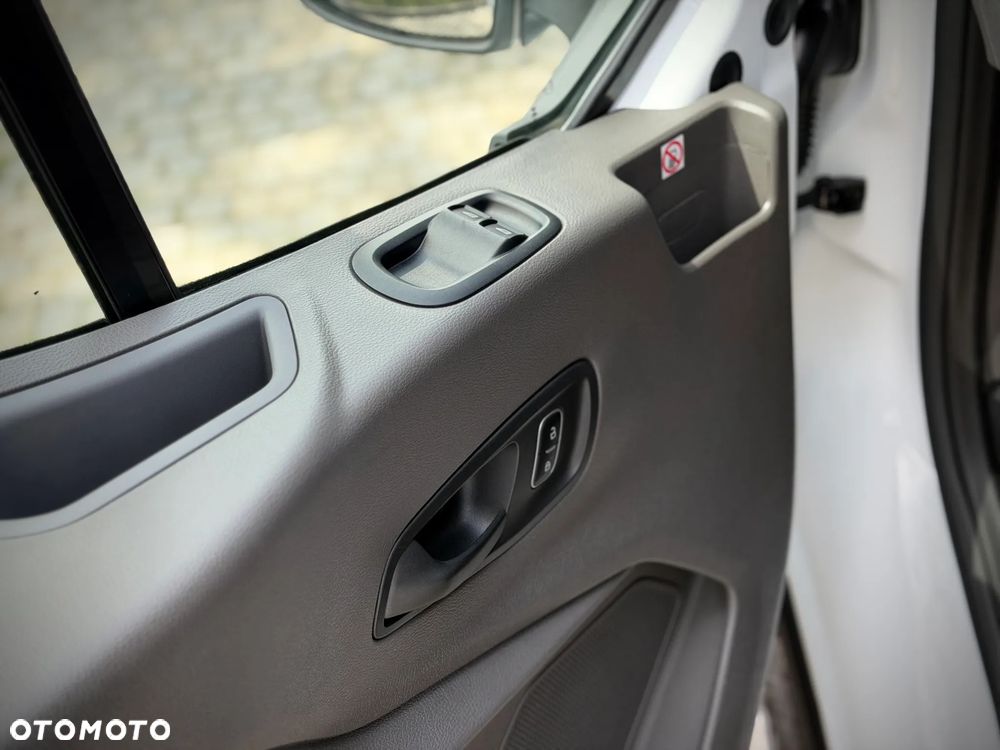 Ford Transit - 25
