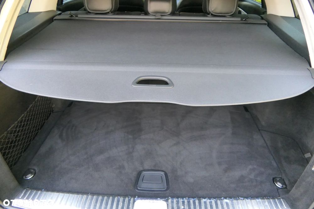 Mercedes-Benz Klasa C 180 (BlueEFFICIENCY) 7G-TRONIC - 35