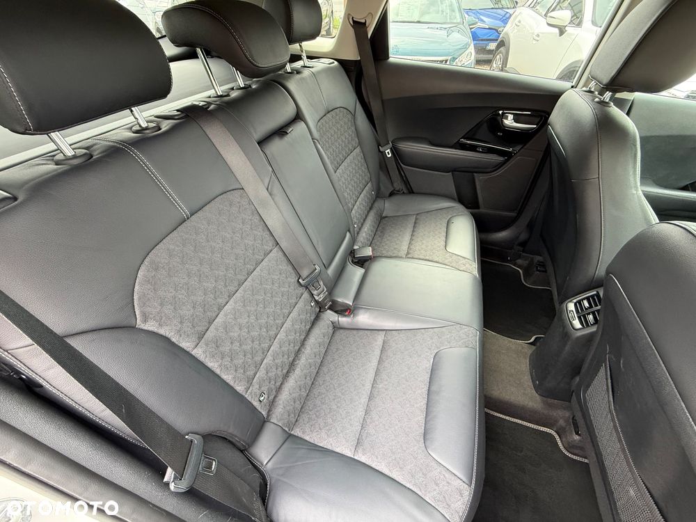 Kia Niro 1.6 GDI 2WD Vision - 16