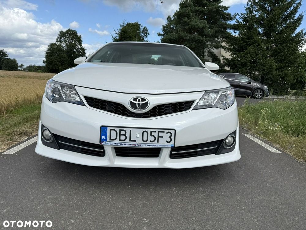 Toyota Camry - 16