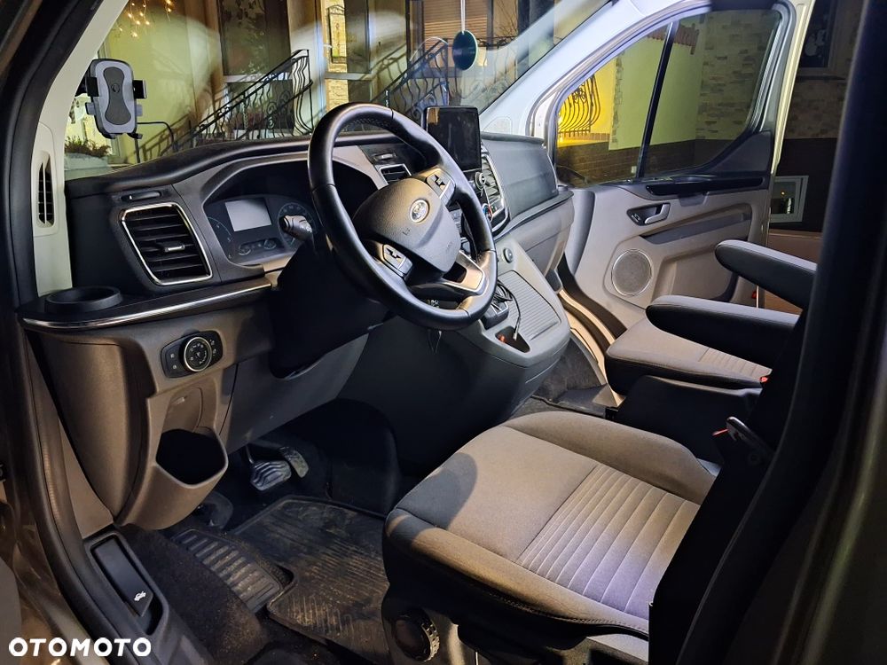 Ford Tourneo Custom - 4