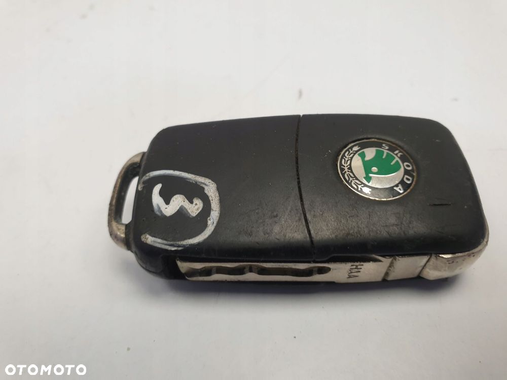 Skoda Superb II KLUCZYK pilot 3T0837202H - 4