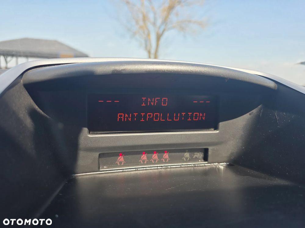 Peugeot 207 1.4 16V Presence - 11