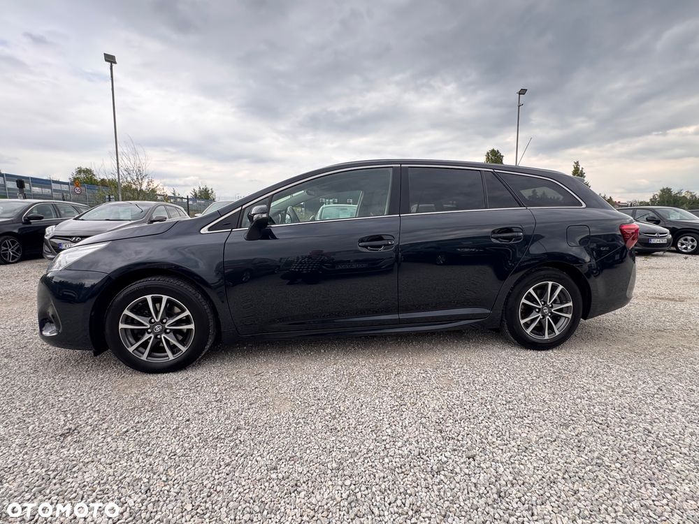 Toyota Avensis Touring Sports 1.6 D-4D Comfort - 8