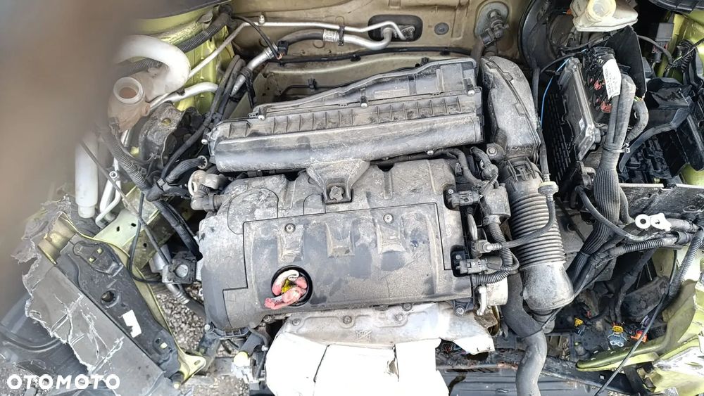 35443 citroen c3 picasso 1.4 vti 8fs na części lakier KARC - 2