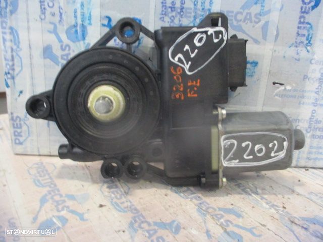 Motor Elevador Vidro 824502R010  0130822546 HYUNDAI I30 2010 1.6CRDI  16V 115CV 5P CINZA F ESQ - 1