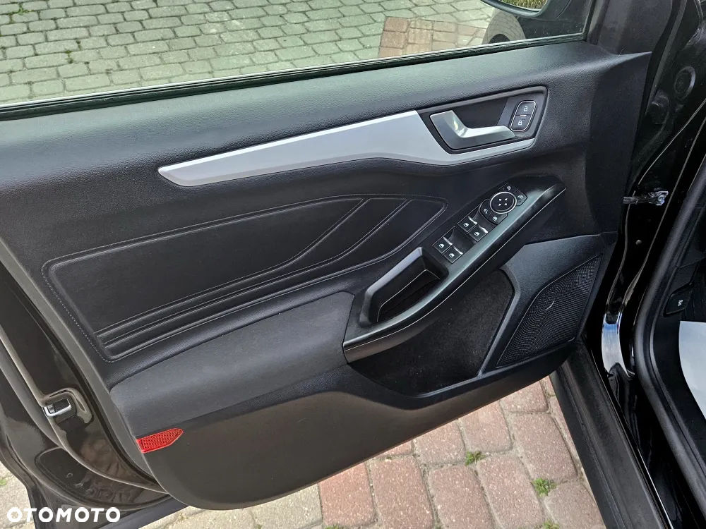 Ford Focus Turnier 1.5 EcoBlue Start-Stopp-System TITANIUM - 14