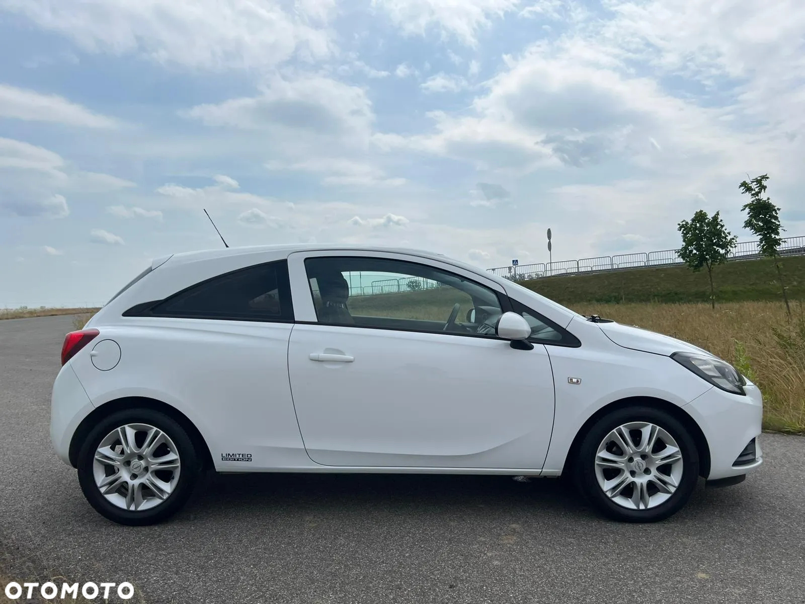 Opel Corsa 1.4 Enjoy - 28
