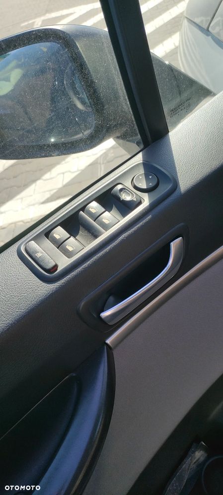 Peugeot 807 V6 205 Platinum Pullmann - 25