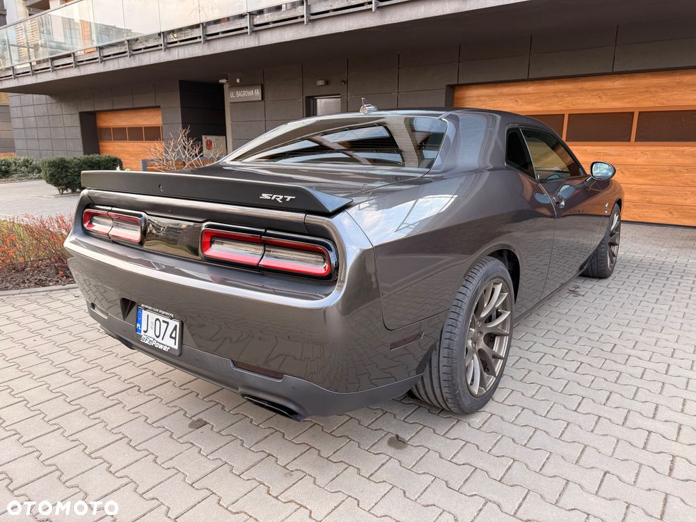 Dodge Challenger - 23