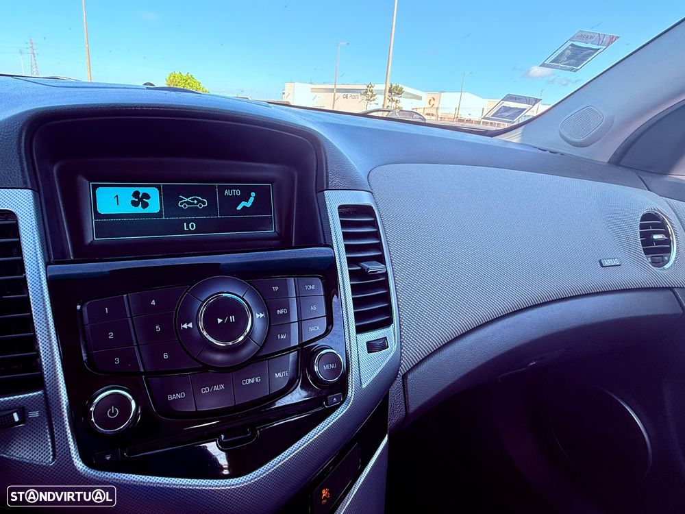 Chevrolet Cruze 2.0 VCDi LT - 29