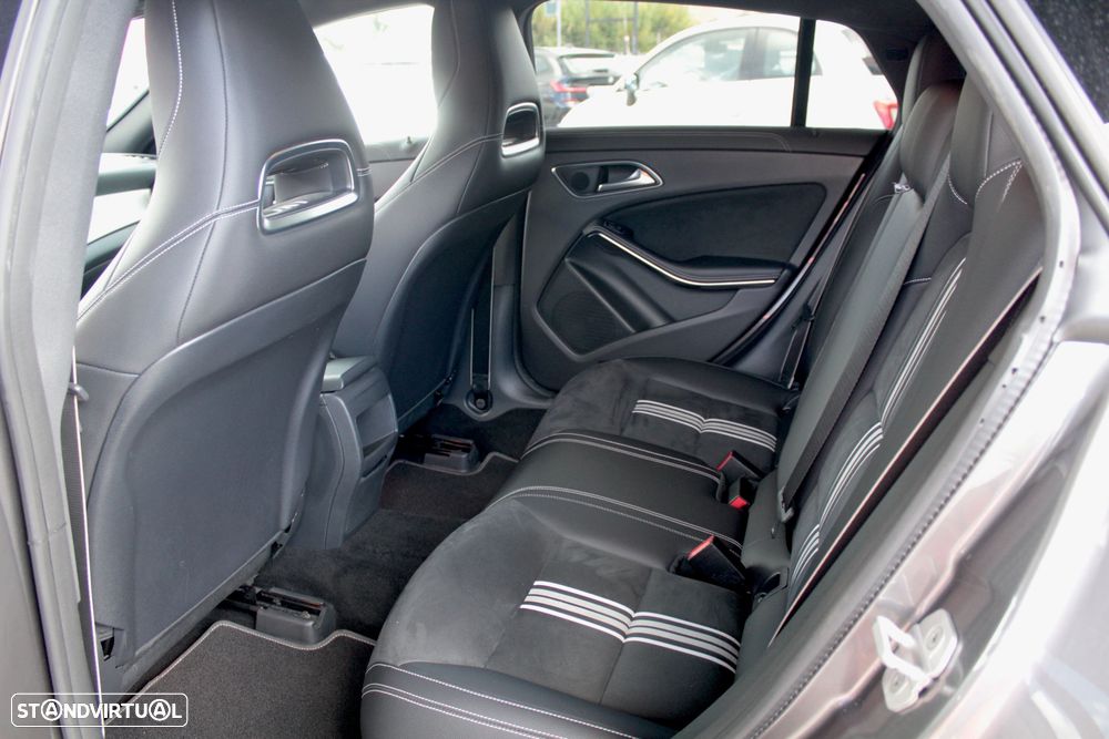 Mercedes-Benz CLA 180 d Shooting Brake AMG Line - 8