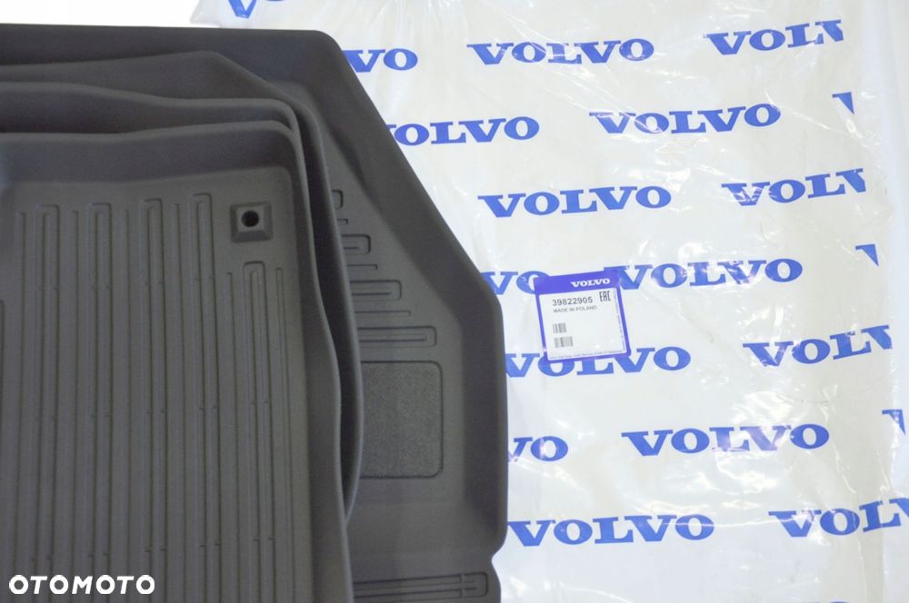 VOLVO XC60 oryginalne dywaniki gumowo-welurowe OE - 4