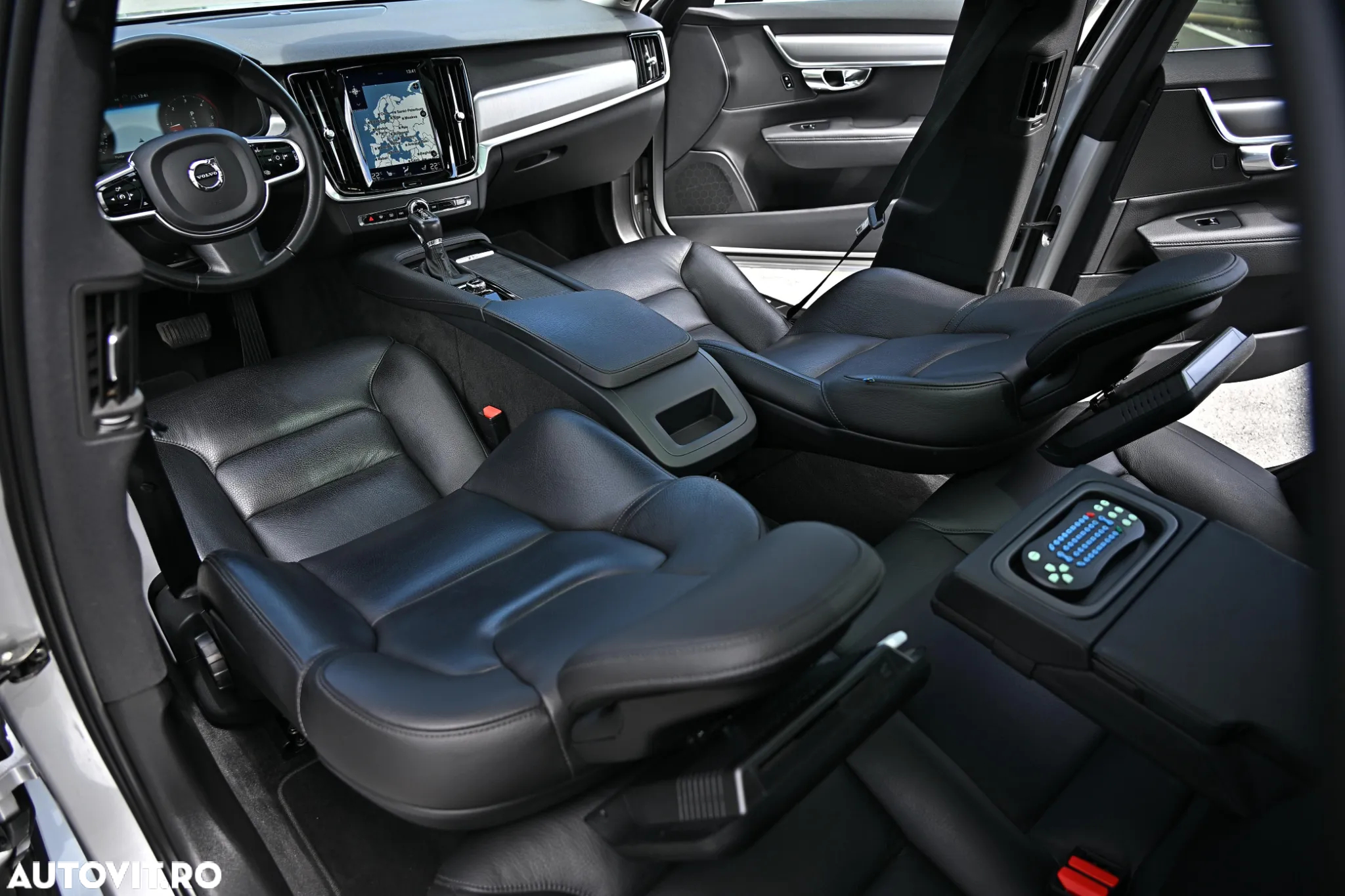 Volvo V90 D5 AWD Geartronic Momentum - 16