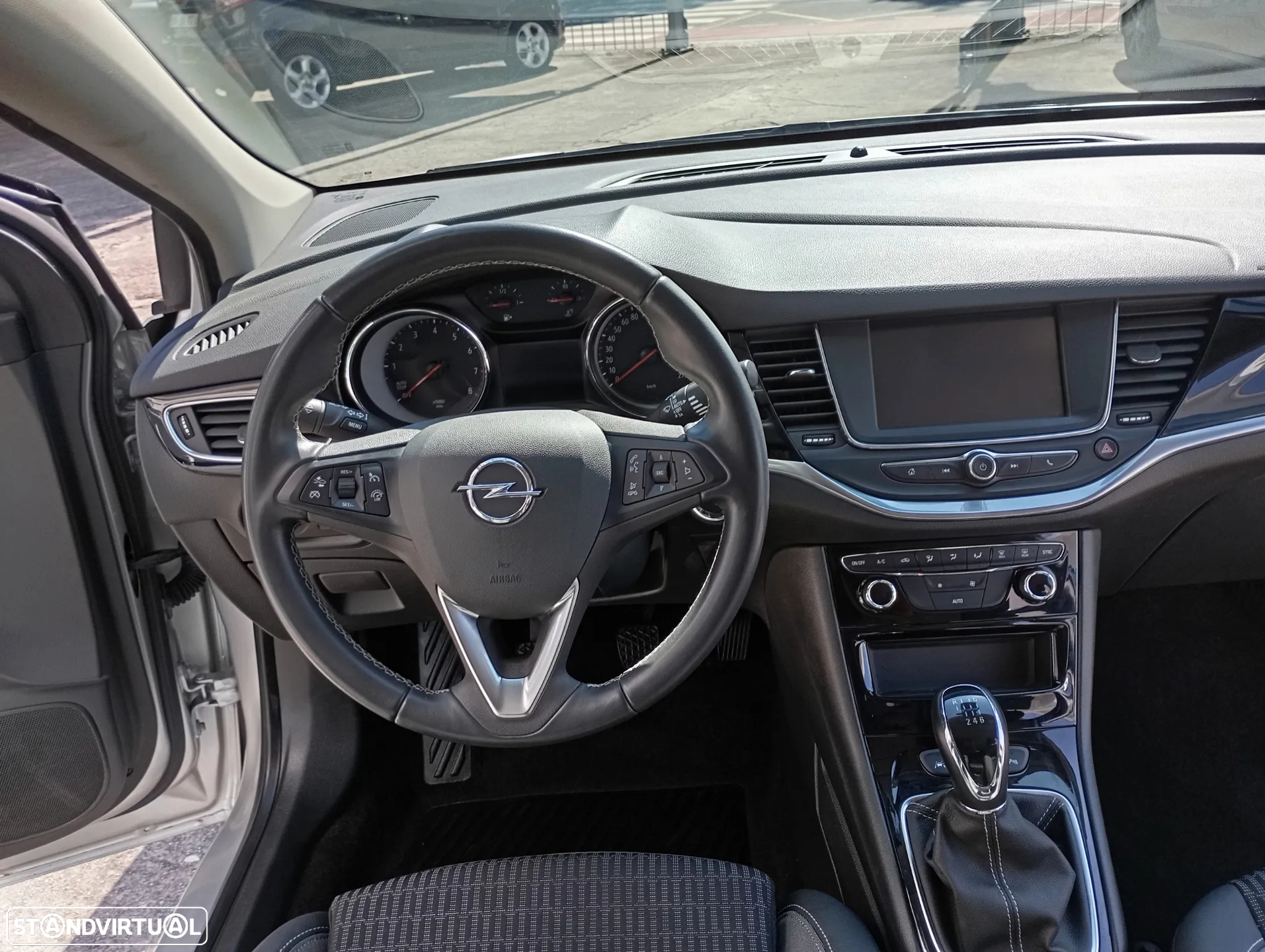 Opel Astra 1.2 T Elegance - 9