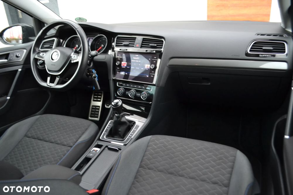 Volkswagen Golf Variant - 15