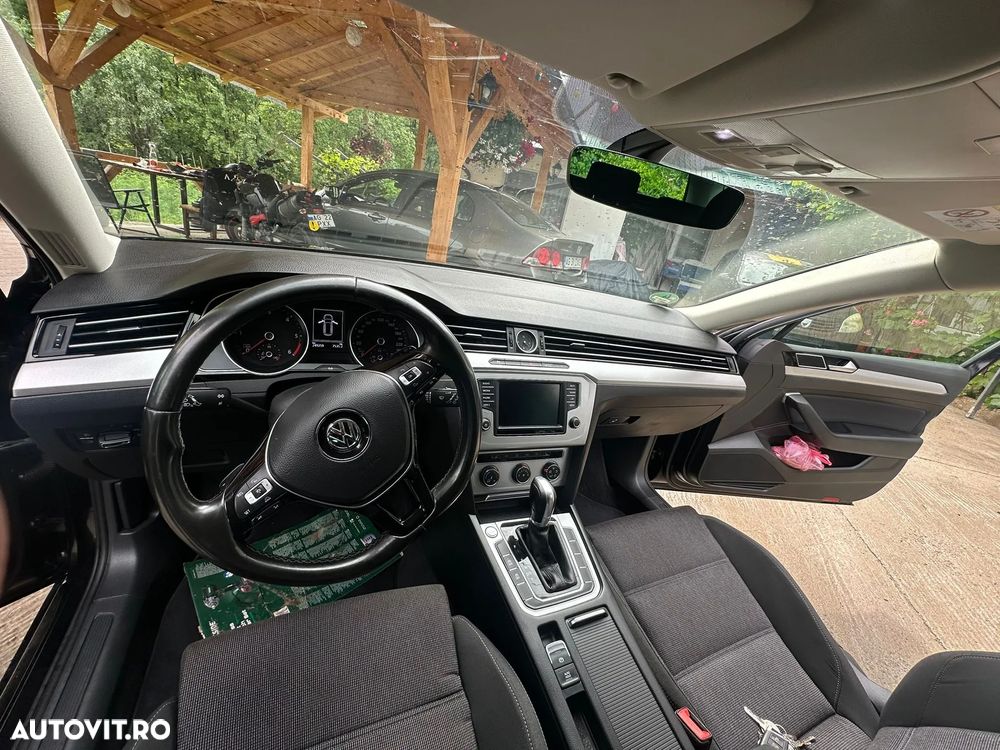 Volkswagen Passat 2.0 TDI DSG Comfortline - 4