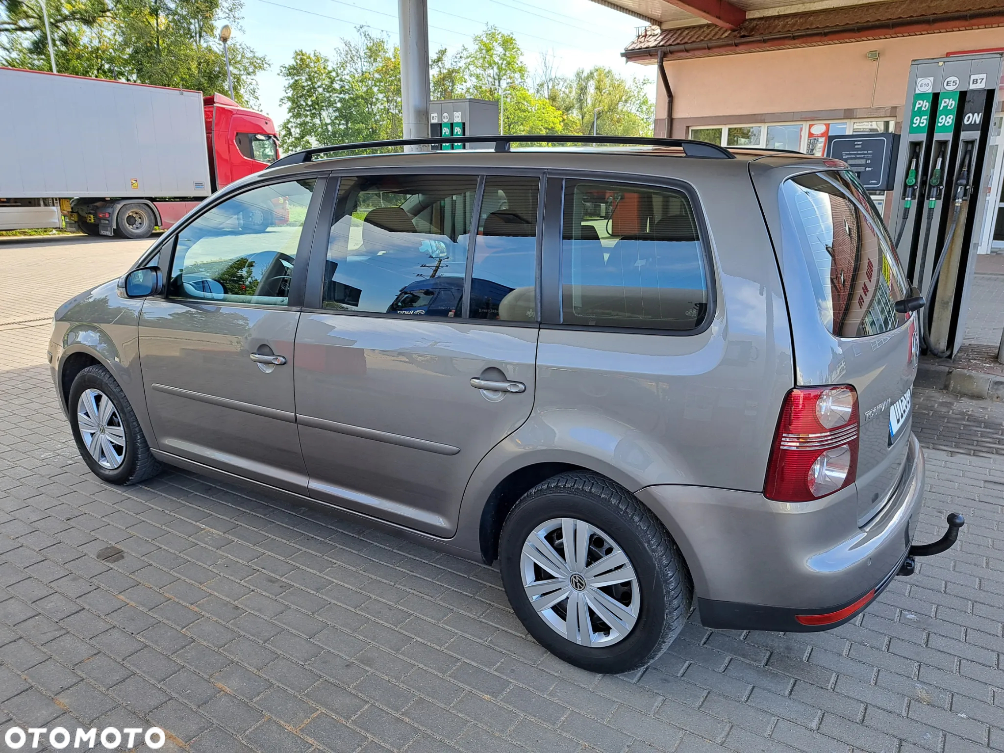 Volkswagen Touran - 10