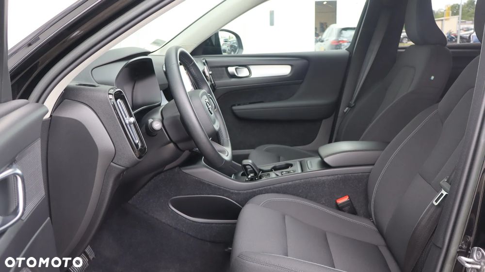 Volvo XC 40 T3 Momentum Pro - 14