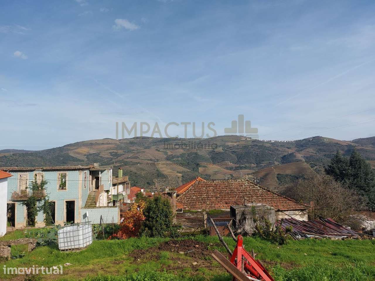 Moradia para restauro em terreno 10 000m2 - Grande imagem: 5/12