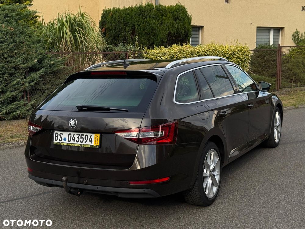 Skoda Superb 2.0 TDI DSG Style - 8