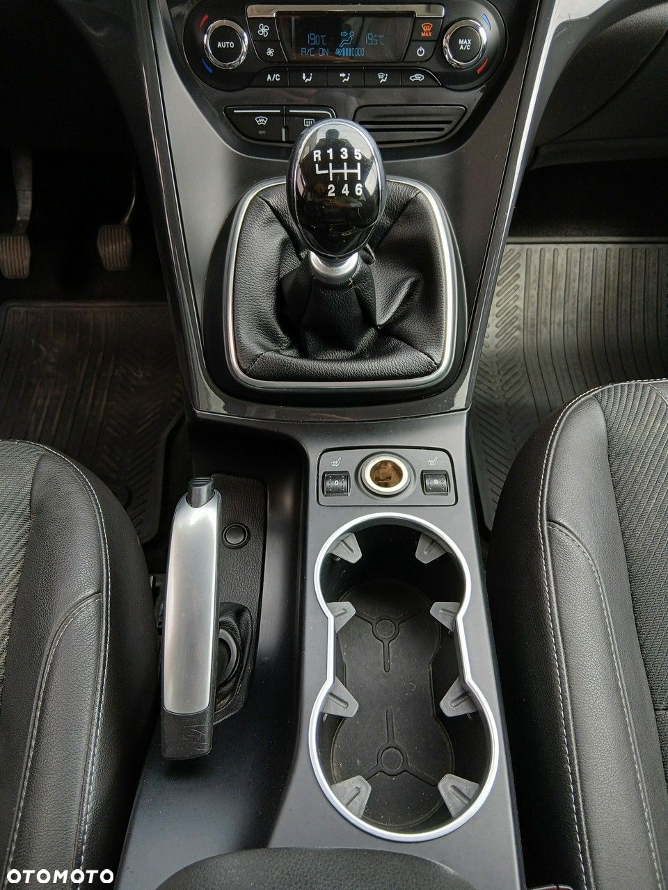 Ford Kuga - 22