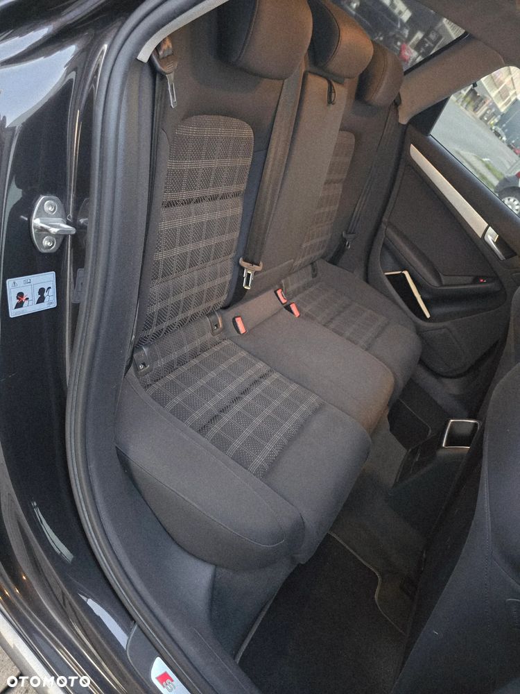 Audi A4 Avant 2.0 TDI DPF clean diesel multitronic S line Sportpaket - 15