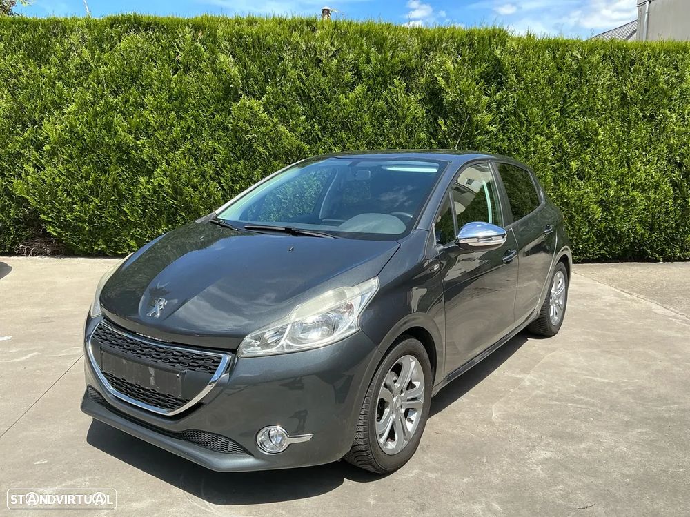 Peugeot 208 - 6