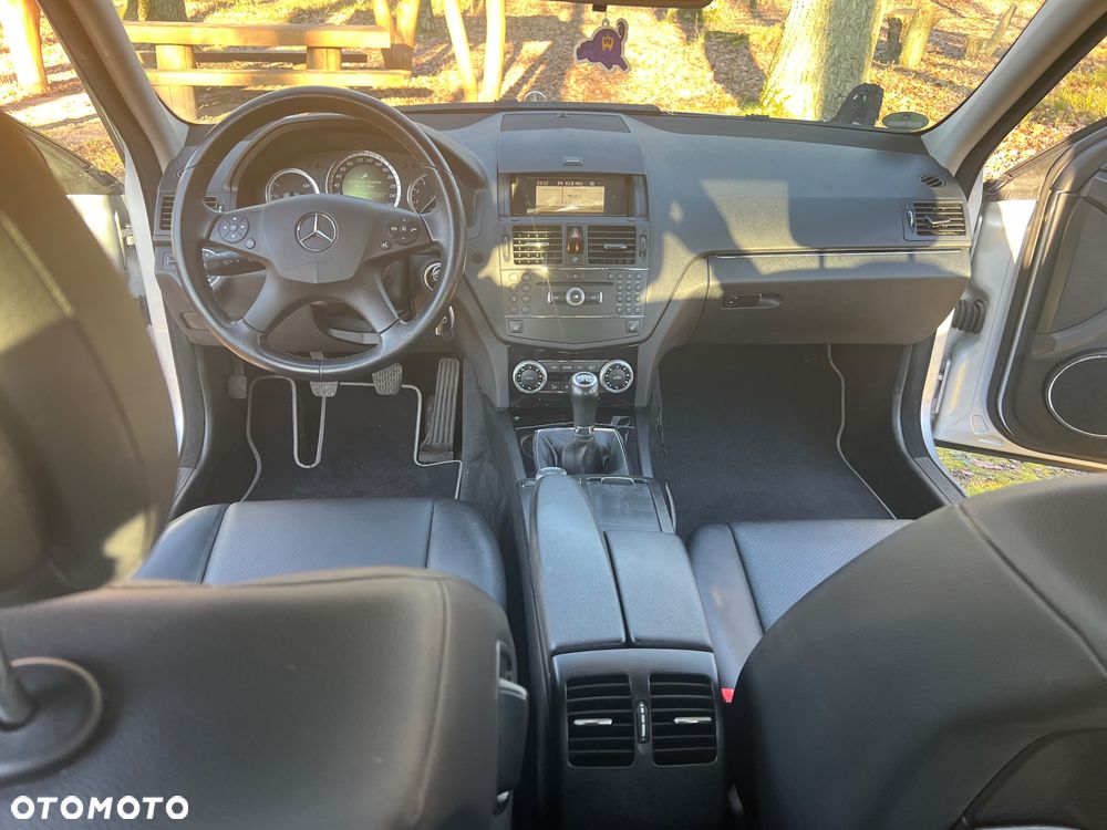 Mercedes-Benz Klasa C 180 Kompressor BlueEFFICIENCY Elegance - 24