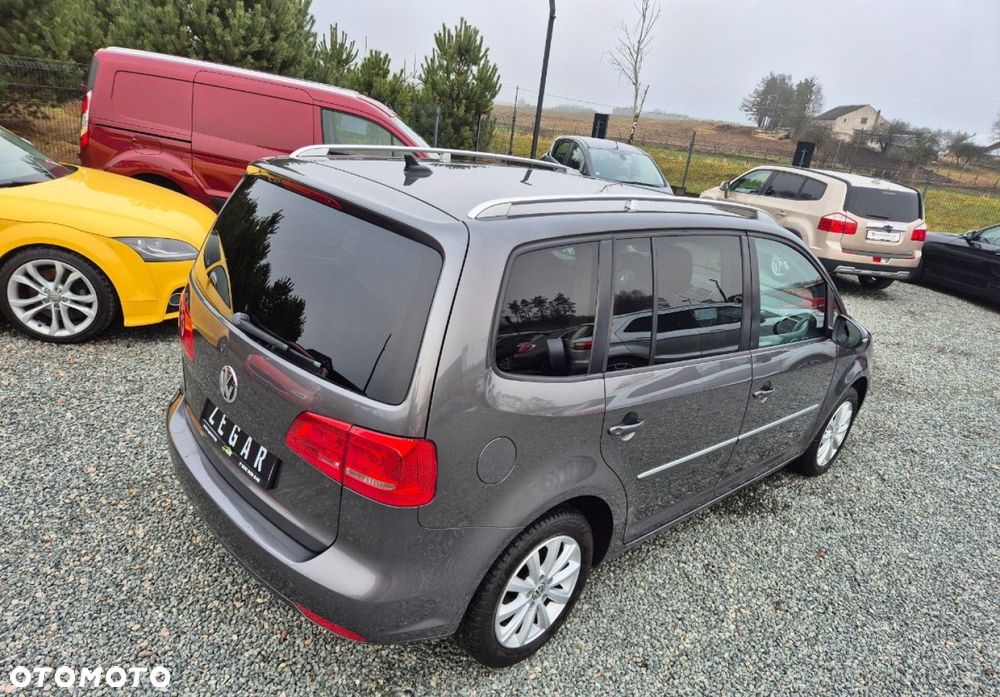 Volkswagen Touran - 32