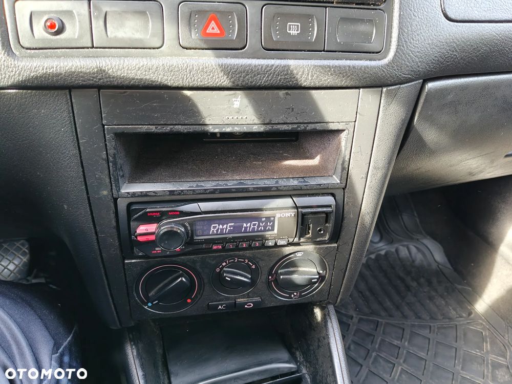 Volkswagen Golf IV 1.4 Comfortline - 21