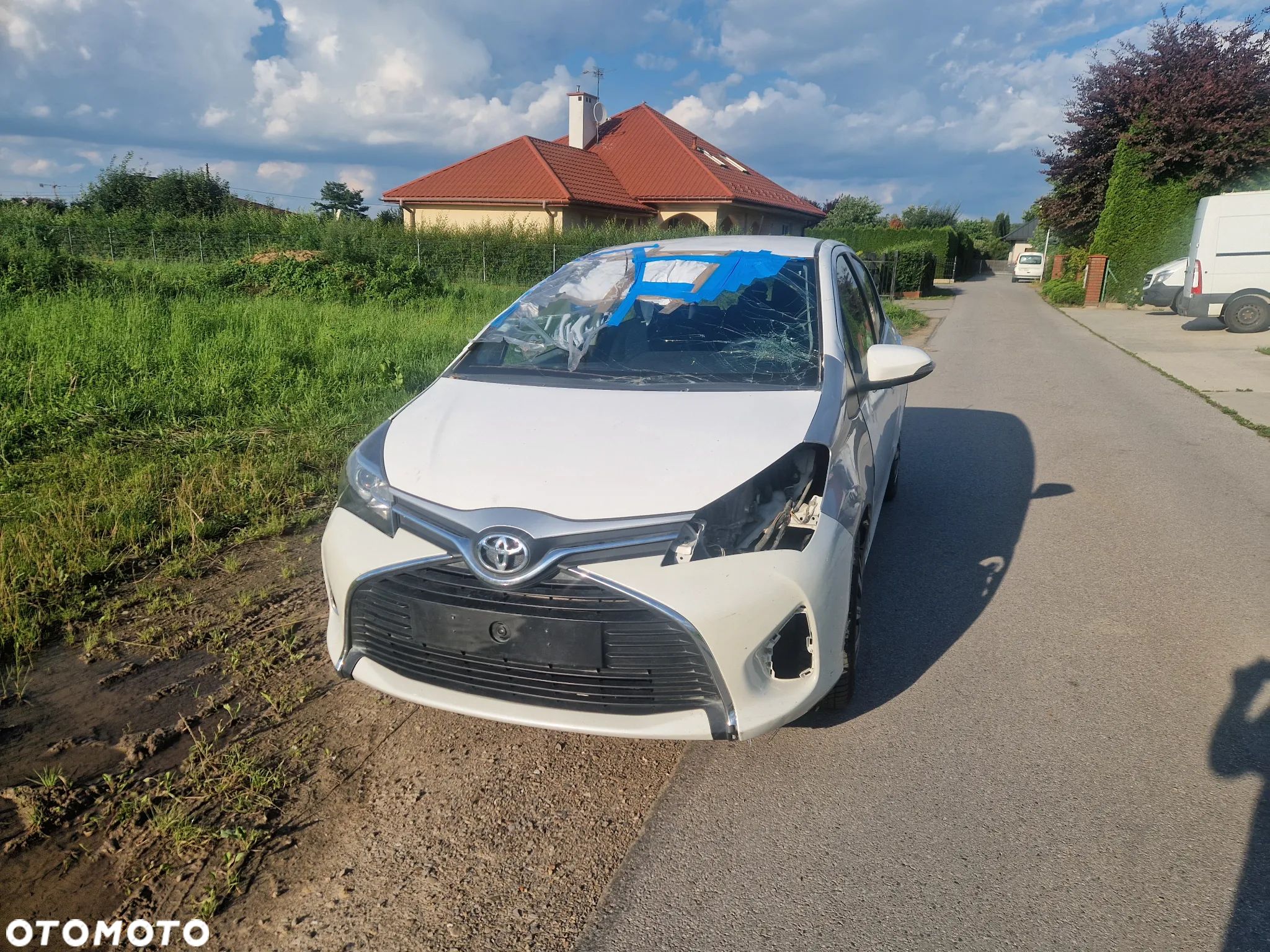 Toyota Yaris Hybrid 100 Active - 1