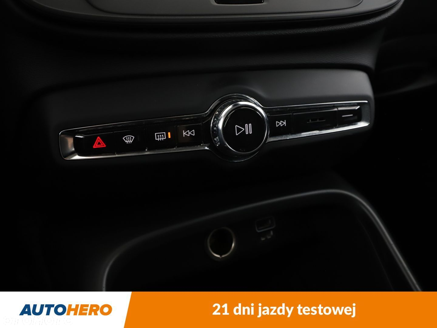 Volvo XC 40 - 25